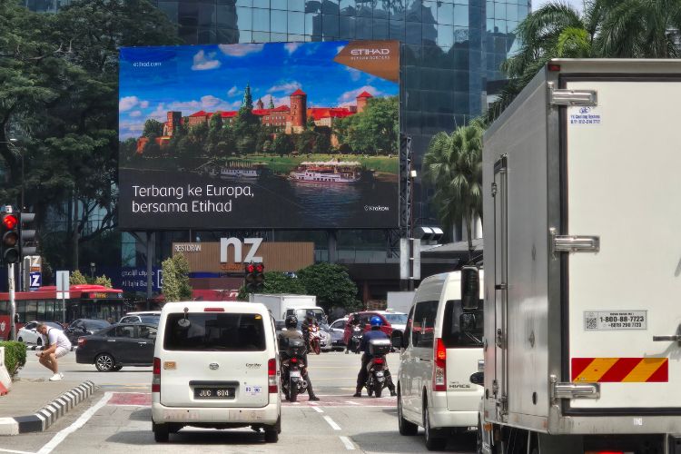 Digital Screen of ETIHAD Campaign in Malaysia