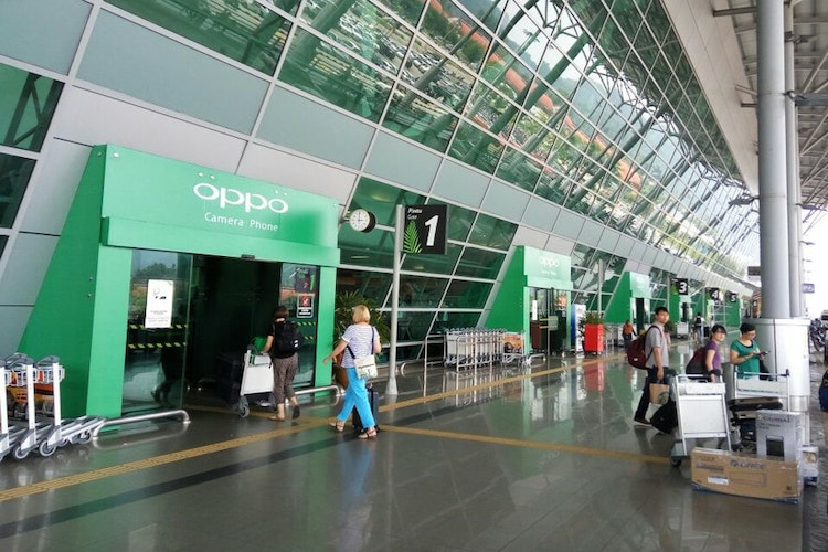 entrance wrap advertising 