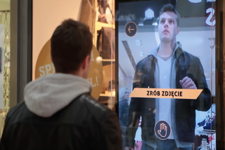 Augmented Reality in Outdoor Advertising