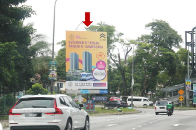 1 Panel Vertical Minipole Billboard at Jalan Damansara, Petaling Jaya, Selangor (near KPJ Damansara Specialist Hospital)