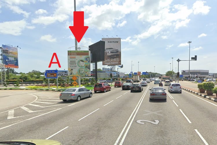 2 Sided Direction Signage Billboard at Intersection of Jalan Berserah & Jalan Teluk Sisek, Pahang