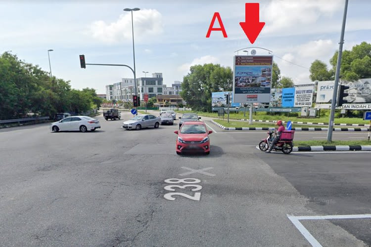 2 Sided Direction Signage Billboard at Junction of Jalan Teluk Sisek & Lorong Seri Kuantan, Pahang