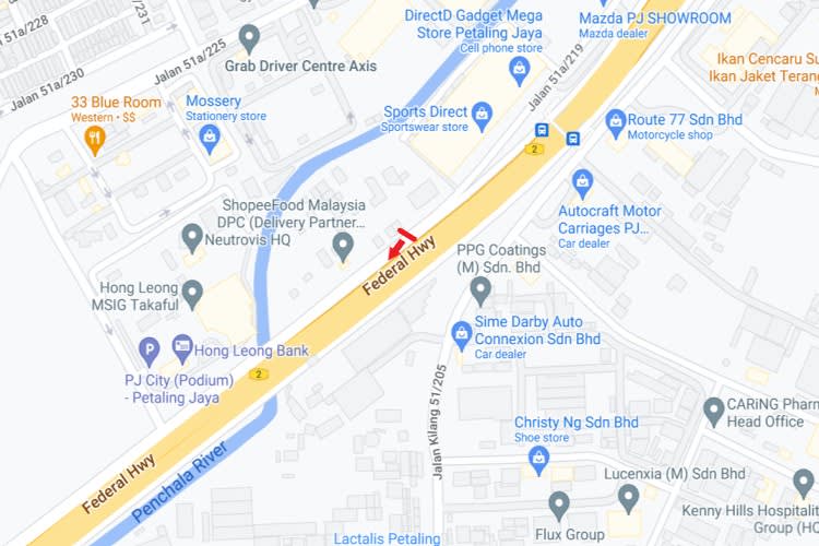 Federal Highway, Petaling Jaya, Selangor (in front of Menara Harvey Norman)