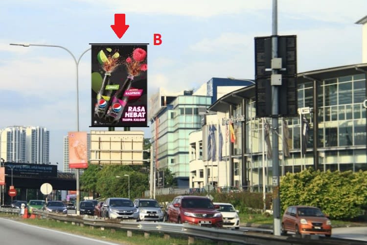 1 Panel Vertical Digital Screen Billboard at Federal Highway, Petaling Jaya, Selangor (beside Cycle & Carriage [B])