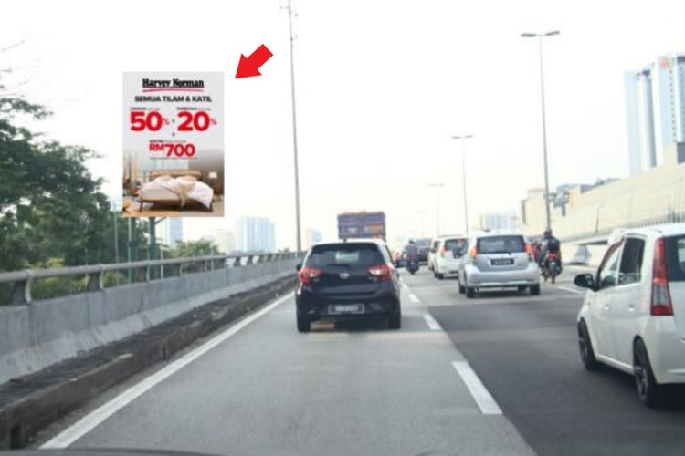 Vertical Digital Screen Billboard at LDP Highway, Bandar Utama, Selangor (opposite 1 Utama [A])