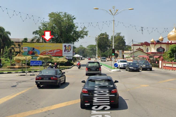 1 Panel Free Standing Billboard at Persimpangan Kg Sireh / Jalan Kota Darulnaim, Kota Bharu, Kelantan (traffic light junction)
