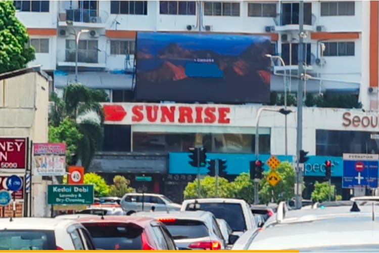 Horizontal Digital Screen Billboard at Jalan Tanjong Tokong/Persiaran Gurney, George Town, Penang (at Sunrise)