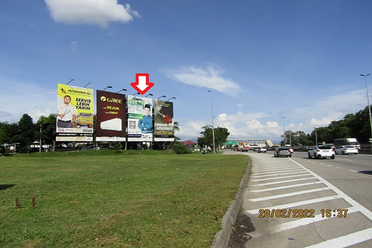 1 Sided Vertical Minipole Billboard at Jalan Sungai Ramal / SILK Highway, Kajang, Kuala Lumpur