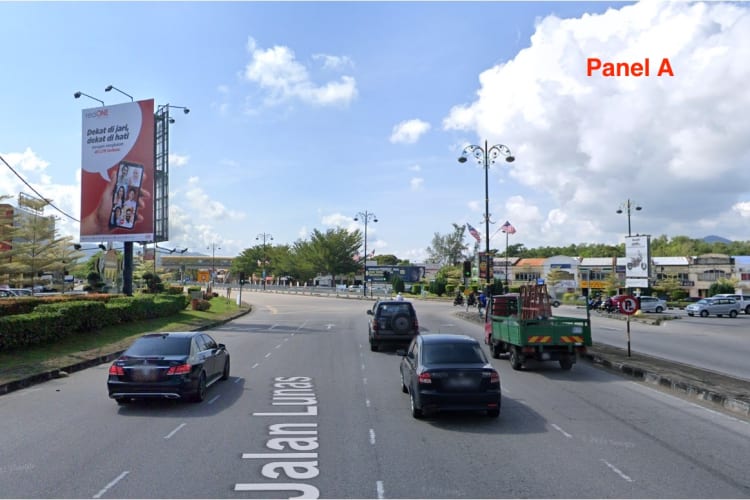 2 Sided Vertical Minipole Billboard at Jalan Tunku Putra / Jalan Lunas, Kulim, Kedah (heart of Kulim)