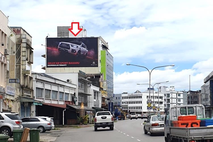 1 Sided Horizontal Wall-Banner Billboard at Jalan Abell, Kuching, Sarawak (attached to The LimeTree Hotel)