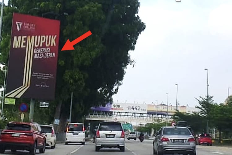 1 Sided Vertical Minipole Billboard at NPE Sunway Pyramid, Subang Jaya, Selangor