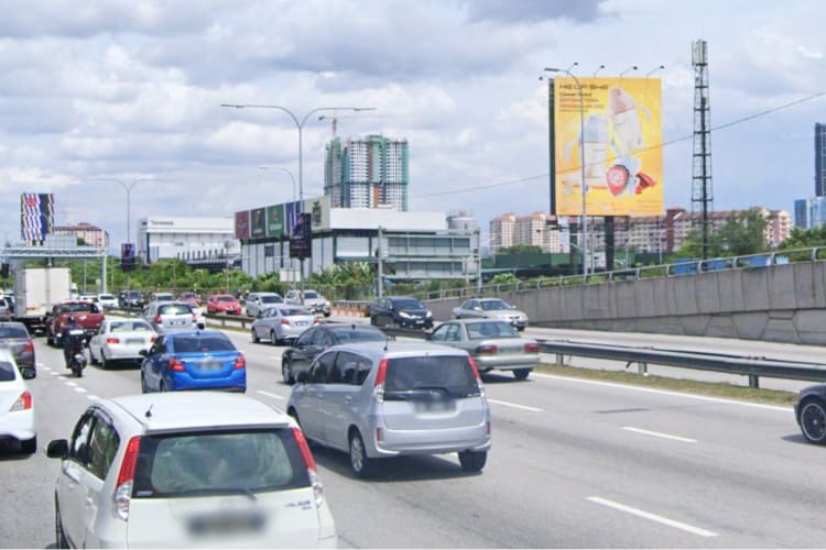 1 Sided Vertical Unipole Billboard at Federal Highway, Petaling Jaya, Selangor (opposite ICON City)
