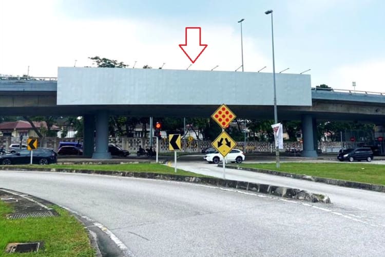1 Sided Overhead Bridge Billboard at Jalan Damansara, Taman Tun Dr Ismail, Petaling Jaya, Selangor