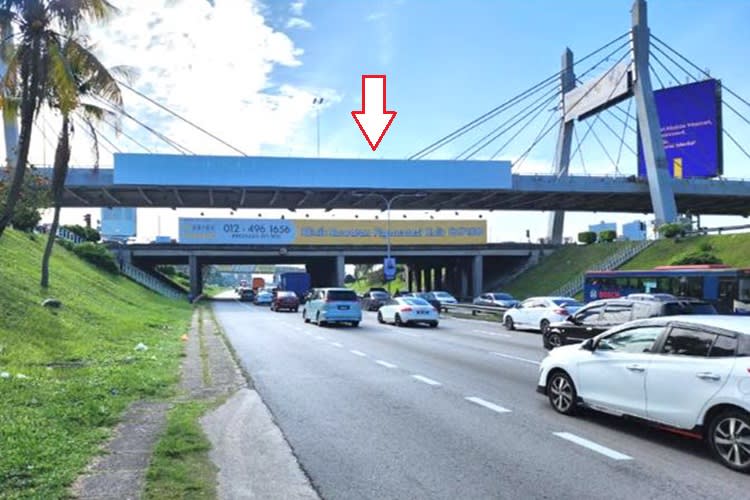 1 Sided Overhead Bridge Billboard at LDP Highway KM16.4, Petaling Jaya, Selangor (at LDP bridge intersection)