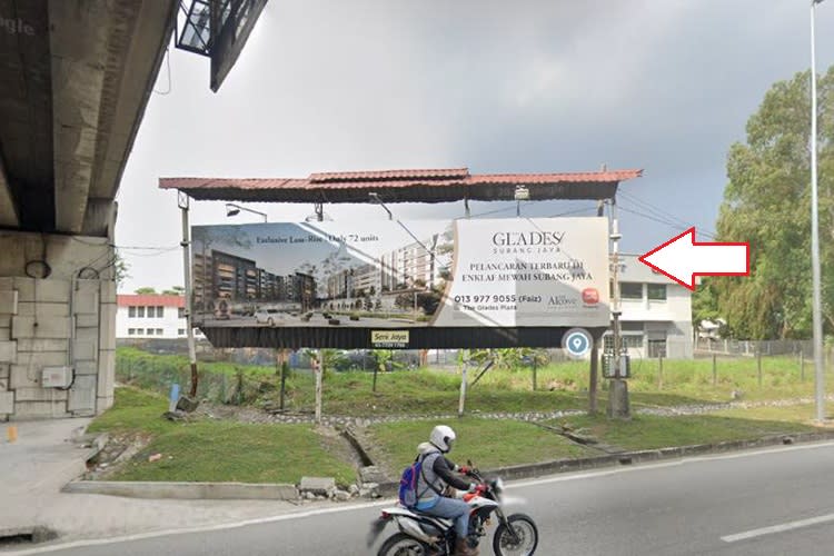 1 Panel Free Standing Billboard at LDP Highway KM4.2, Puchong, Selangor (near Tractors Malaysia)