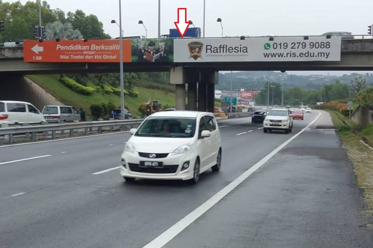 1 Sided Overhead Bridge Billboard at LDP Highway KM32.7, Seri Kembangan, Selangor (at Equine Interchange, towards Puchong)