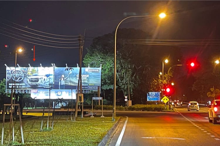 Night View - Horizontal Unipole Billboard at Jalan Bintang/ Jalan Miri Pujut, Miri, Sarawak (nearby Bintang Megamall & Miri City Fan Recreation Park)