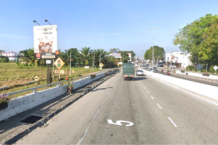 Jalan Abdul Samad, Banting, Selangor (after Langat River)