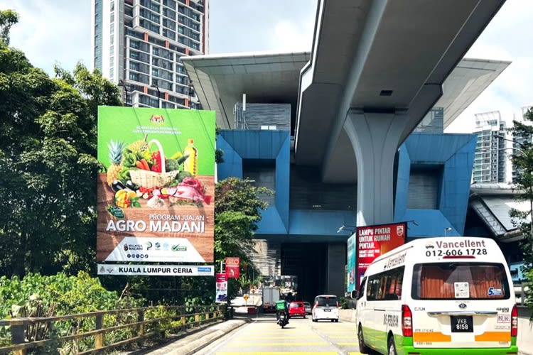 1 Panel Vertical Minipole Billboard at Jalan Damansara, Taman Tun Dr Ismail, Kuala Lumpur (Near MRT Taman Tun Dr Ismail)