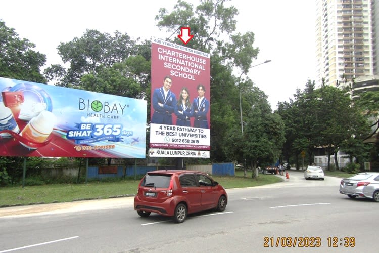 1 Sided Vertical Minipole Billboard at Bandar Manjalara Roundabout, Kuala Lumpur (Desa ParkCity)