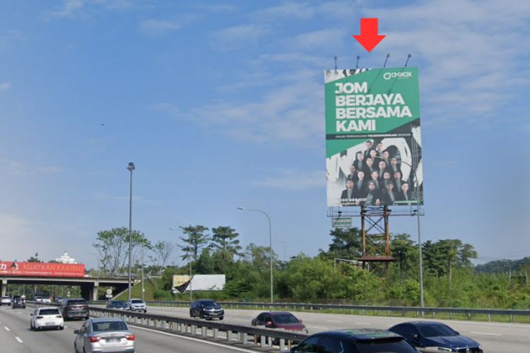 1 Sided Vertical Unipole Billboard at NSE KM304.5, Kajang, Selangor (NB off-side)