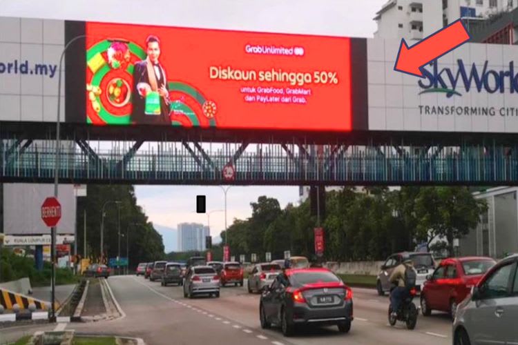 1 Panel Horizontal Digital Overhead Bridge Billboard at Middle Ring Rd 2, Kuala Lumpur