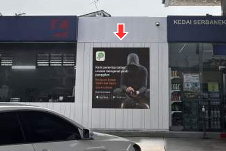 1 Panel Digital Screen Billboard at Petron Bukit Kepong, Jalan Lang Kuning, Kuala Lumpur (near DUKE Highway)