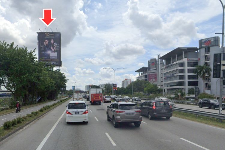 1 Sided Vertical Unipole Billboard at Federal Highway, Petaling Jaya, Selangor (beside Sungai Penchala opposite Avon Building)