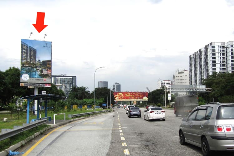 1 Sided Vertical Minipole Billboard at Jalan Lapangan Terbang Subang, Ara Damansara, Selangor (in front CITTA Mall)