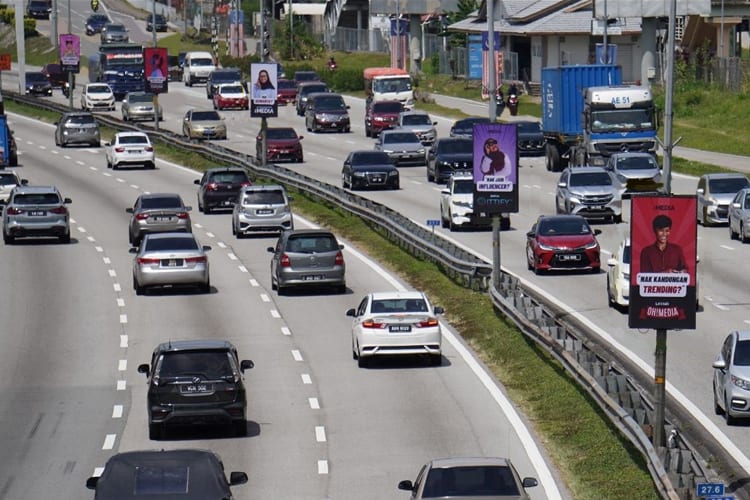 43 Sided Lightbox Street Buntings Billboard at Federal Highway, Petaling Jaya, Selangor (Subang Jaya - Petaling Jaya)
