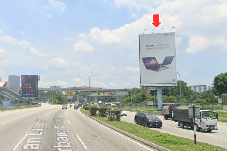 1 Sided Vertical Unipole Billboard at Jalan Lapangan Terbang Subang, Ara Damansara, Shah Alam, Selangor (beside MRT & LRT Ara Damansara)
