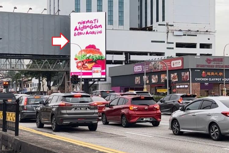 1 Panel Vertical Digital Screen Billboard at Tebrau Highway, Johor Bahru, Johor (in front Crystal Crown Hotel)