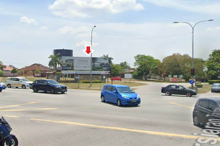 Free Standing Billboard at Persiaran Taman Pelangi Semenyih, Semenyih, Selangor (near Lotus's Semenyih)