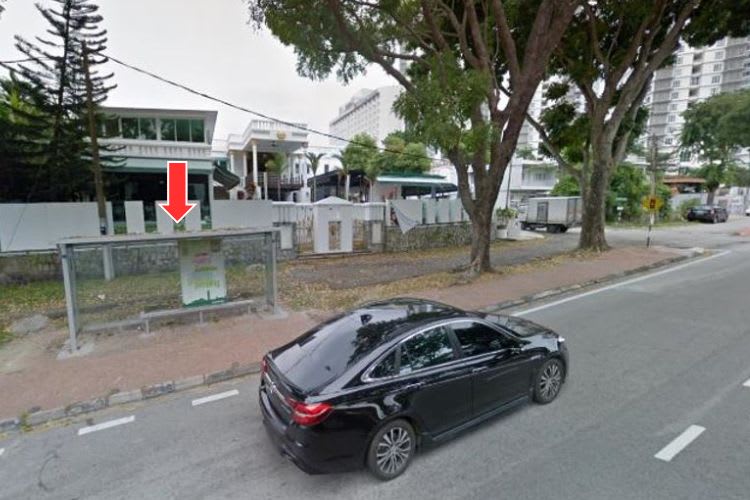 6 Panel Bus Shelter Billboard at Jalan Tanjung Bungah, Tanjung Bungah, Penang (4 panels, 2 side panels)