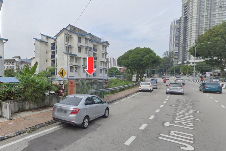 6 Panel Bus Shelter Billboard at Jalan Tanjung Tokong, Tanjung Tokong, Penang (4 panels, 2 side panels)