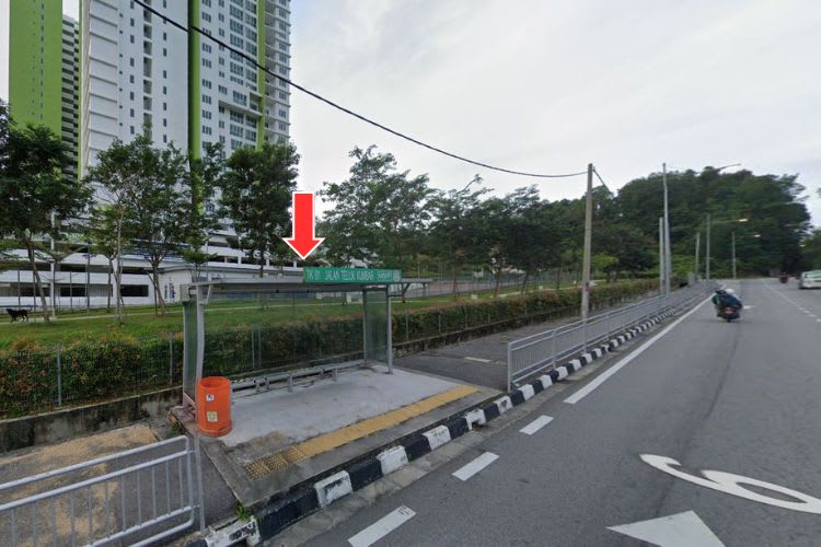 6 Panel Bus Shelter Billboard at Jalan Teluk Kumbar, Bayan Lepas, Penang (4 panels, 2 side panels)