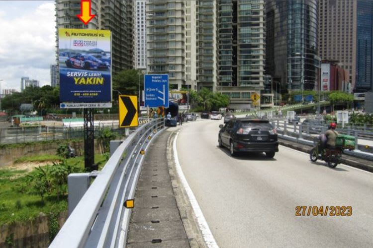 1 Sided Vertical Minipole Billboard at Mid Valley, Bangsar, Kuala Lumpur (toward Mid Valley)