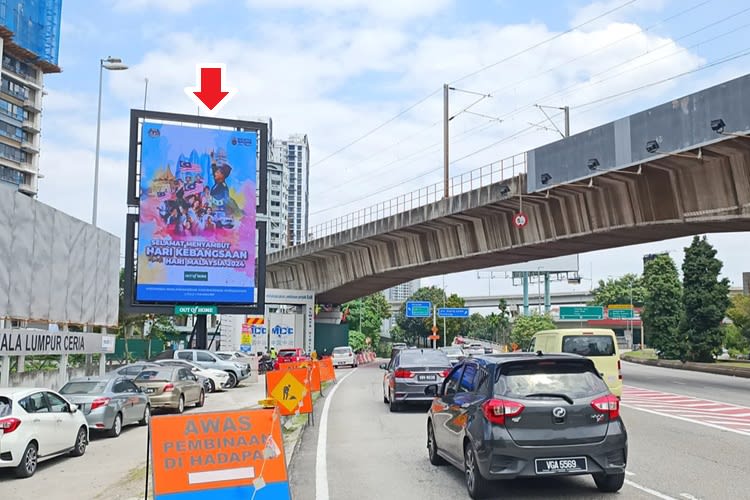 1 Panel Vertical Digital Screen Billboard at Jalan Syed Putra, Kuala Lumpur (near junction to Jalan Klang Lama/Cheras)
