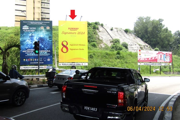 1 Sided Vertical Minipole Billboard at Bulatan Segambut, Kuala Lumpur