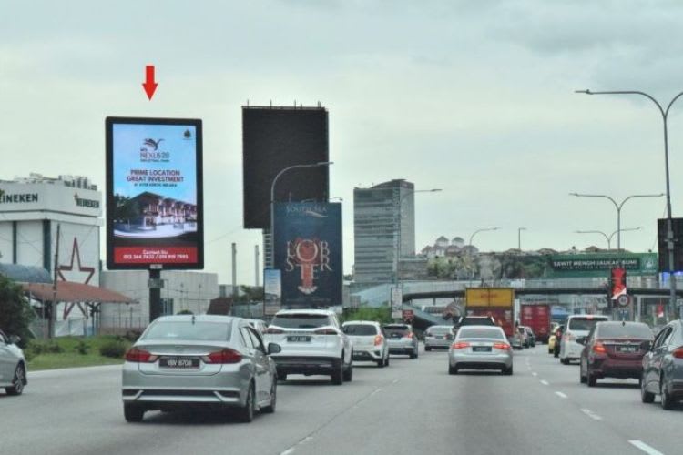 1 Sided Vertical Digital Screen Billboard at Federal Highway, Petaling Jaya, Selangor
