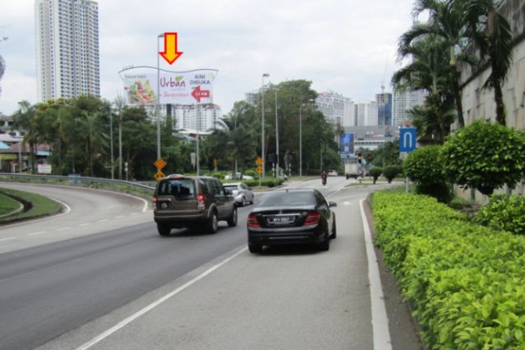 1 Sided Horizontal Unipole Billboard at Jalan 16/17, Seksyen 17 / SPRINT Highway, Petaling Jaya, Selangor