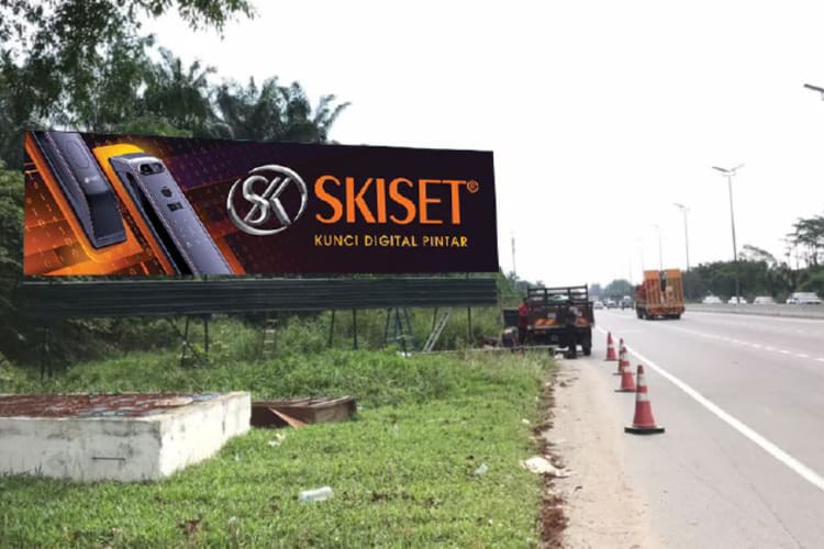 1 Panel Free Standing Billboard at KESAS Highway - Pulau Indah Highway, Port Klang, Selangor (after Shell Kota Bayuemas)