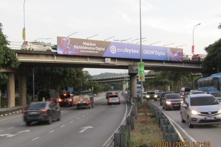 1 Sided Overhead Bridge Billboard at Tun Dr. Lim Chong Eu Highway, Bayan Lepas, Penang (to Bayan Lepas)