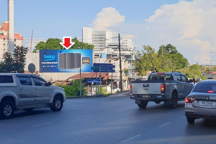 1 Sided Horizontal Wall-Banner Billboard at Jalan Ban Hock, Kuching, Sarawak