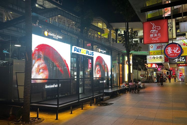 Jalan Bukit Bintang, Kuala Lumpur (near Lot 10 & Bukit Bintang Monorel Station)