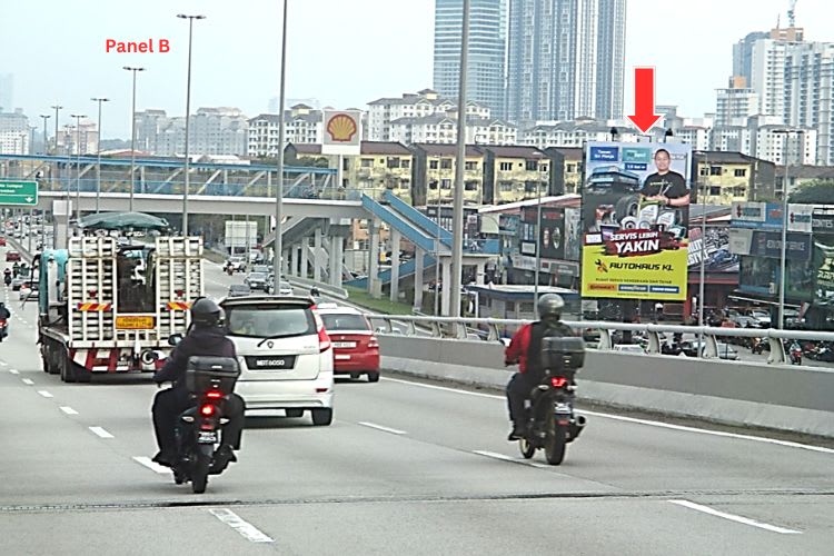Vertical Minipole Billboard at NPE Highway, Taman Petaling Utama, Petaling Jaya, Selangor