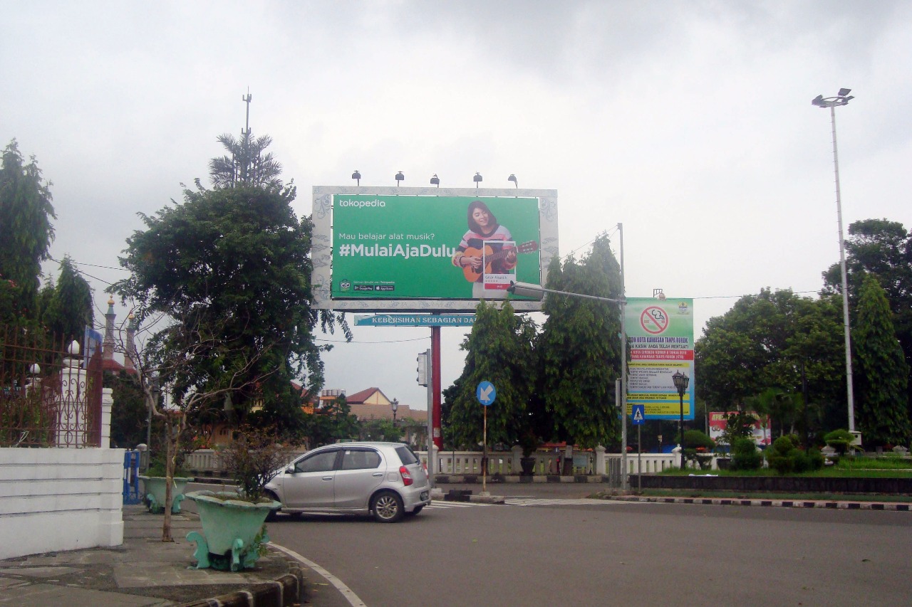 Billboard Viral Jakarta