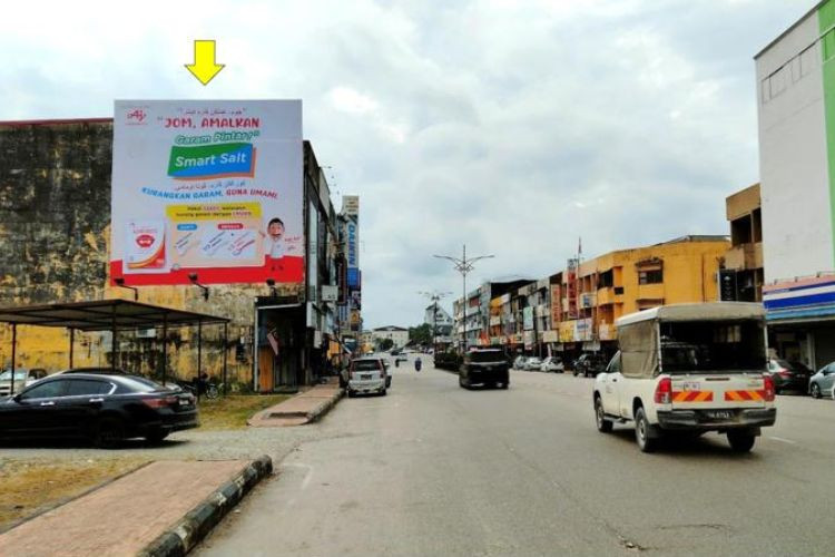 Wall-Banner Billboard at Jalan Sulaimani, Chukai, Terengganu
