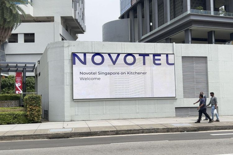 1 Panel Horizontal Digital Screen Billboard at Kitchener Rd, Tanglin, Central Region (infront Novotel Singapore)