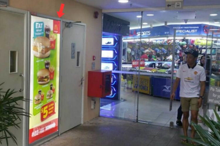 1 Panel Vertical Indoor Backlit Billboard at Queensway Shopping Centre, Queenstown, Central Region (at entrance)